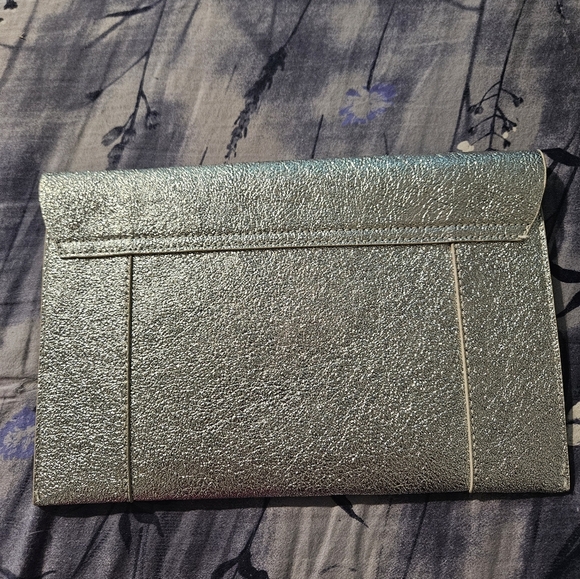 Shiraleah Clutch Shiny Vegan Leather - Picture 2 of 6